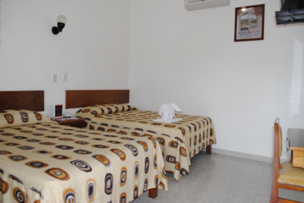 Hotel Arcos Del Parque Acayucan Room photo