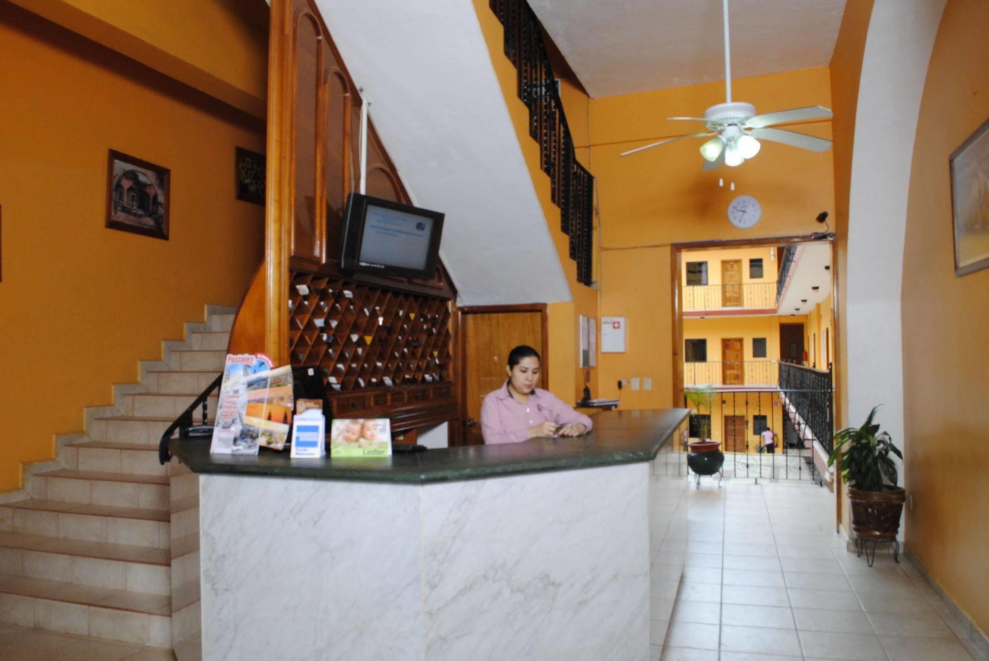 Hotel Arcos Del Parque Acayucan Exterior photo